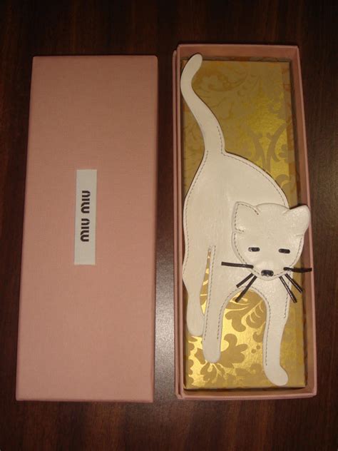 miu miu cat brooch